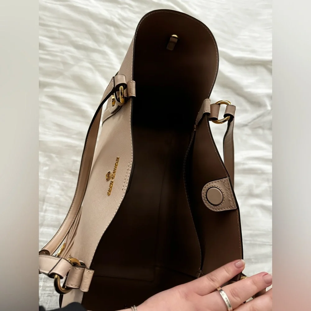 Michael Kors Sullivan Tote Bag - Picture 4 of 9